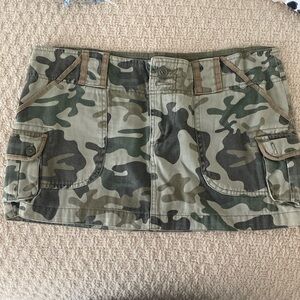 Army skirt cargo pockets
